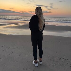 Black Alo Yoga Leggings